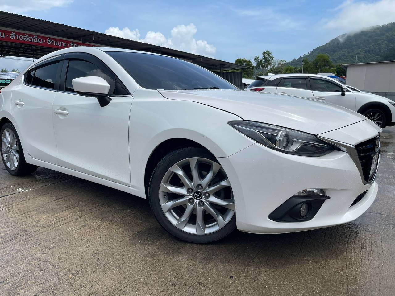 Продажа Mazda 3, 2014 года в Бангкоке